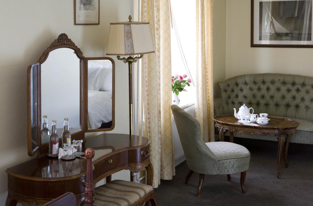 Hotell Bla Blom Gustavsberg Екстериор снимка